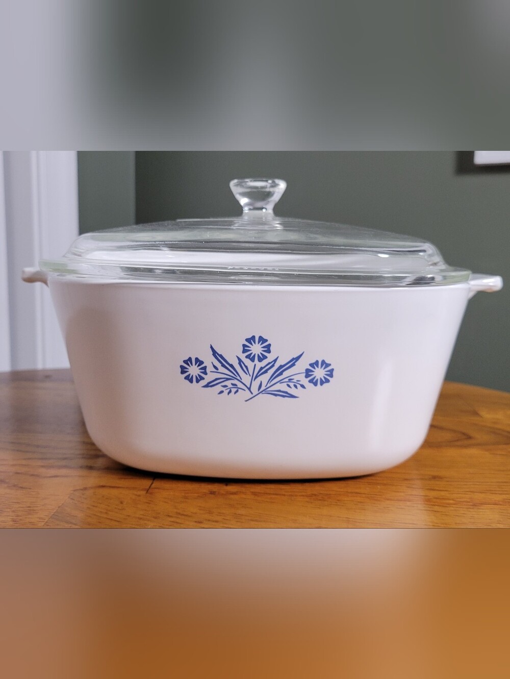 Vintage Pyrex Blue Cornflower 2 1/2 Qt Casserole w/ Lid